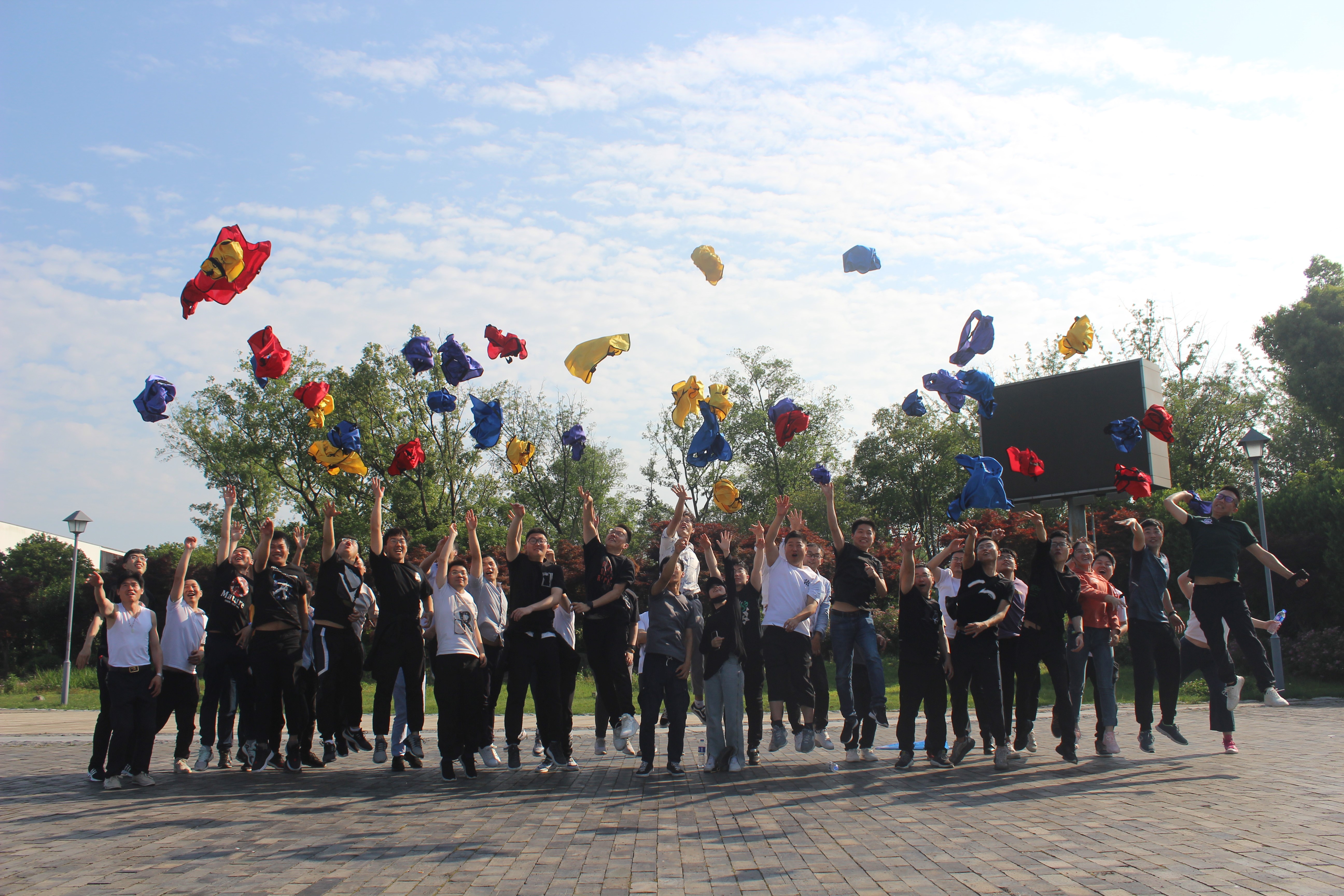 “激情挑戰(zhàn)，同心同行，熔煉團(tuán)隊(duì)，共創(chuàng)未來(lái)” 亨通智能第三屆拓展訓(xùn)練圓滿成功(圖7)