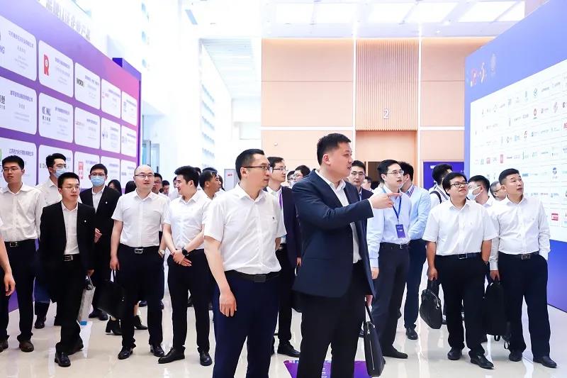 楊市長、方書記親臨亨通展位 | 2021首屆蘇州超級產地節(jié)(圖5) 楊市長、方書記親臨亨通展位 | 2021首屆蘇州超級產地節(jié)(圖5)